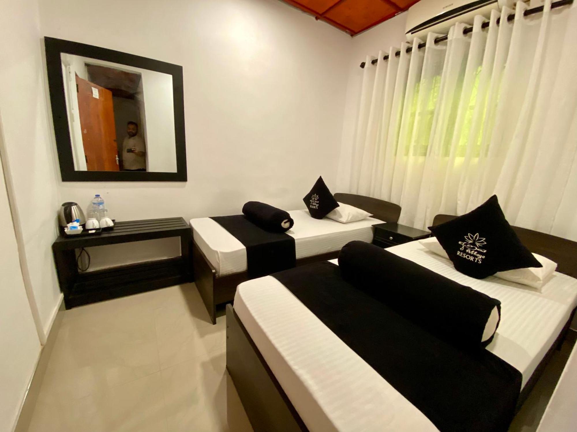 Abhaya Resorts Anuradhapura Luaran gambar